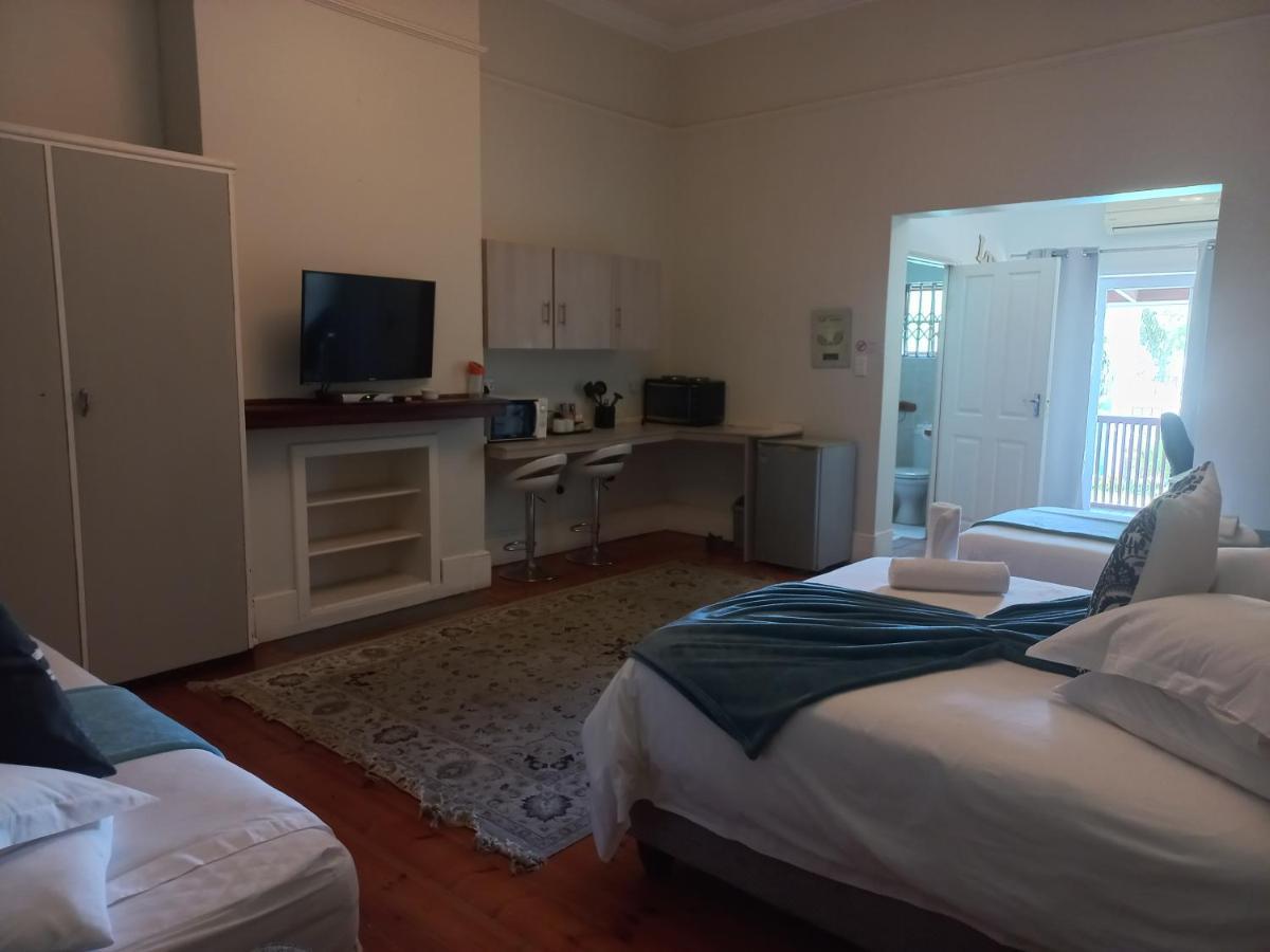 Dreamers Guesthouse - No Loadshedding คิงวิลเลียมส์ทาวน์ ภายนอก รูปภาพ